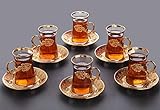 LaModaHome Juego de 6 vasos de té árabe turco para amantes del té de la tarde con soportes y platillos de color dorado, juego de regalo y té